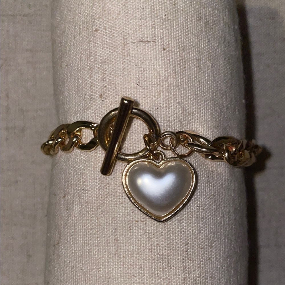 Gold Heart Pendant Bracelet with Chunky Chain - Picture 3 of 3